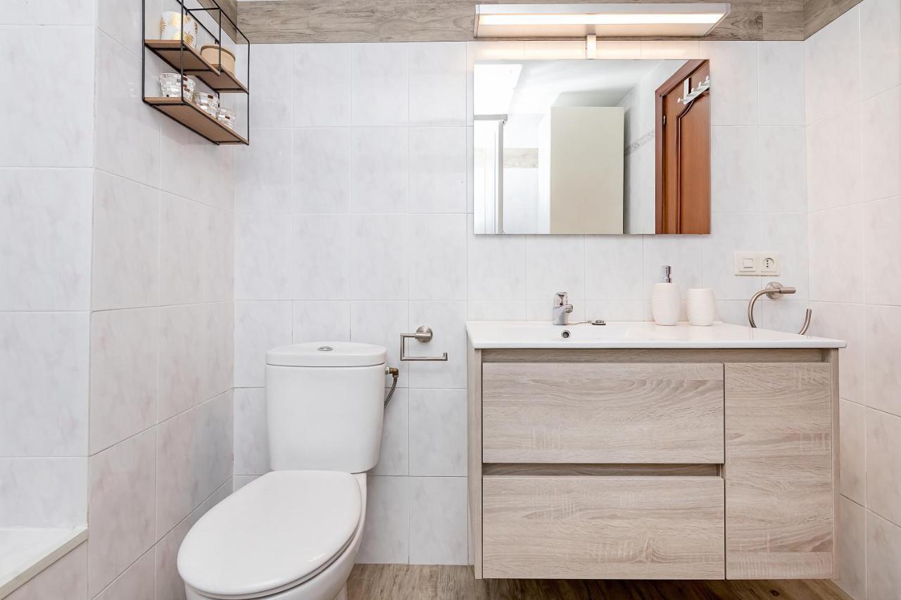 Bhost - Roca Castle Apartment Торемолинос Екстериор снимка
