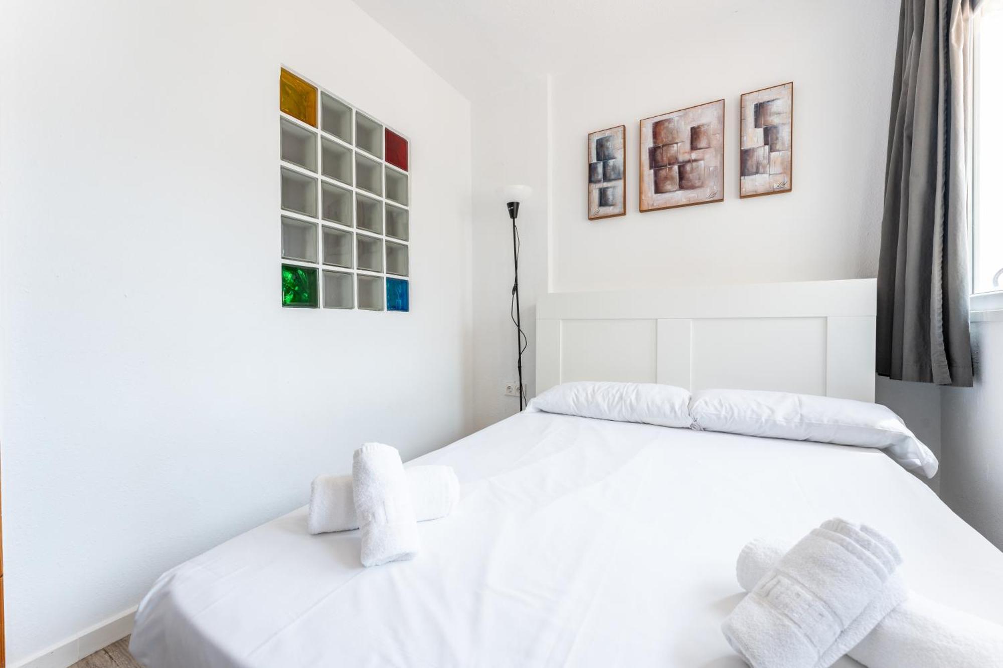 Bhost - Roca Castle Apartment Торемолинос Екстериор снимка